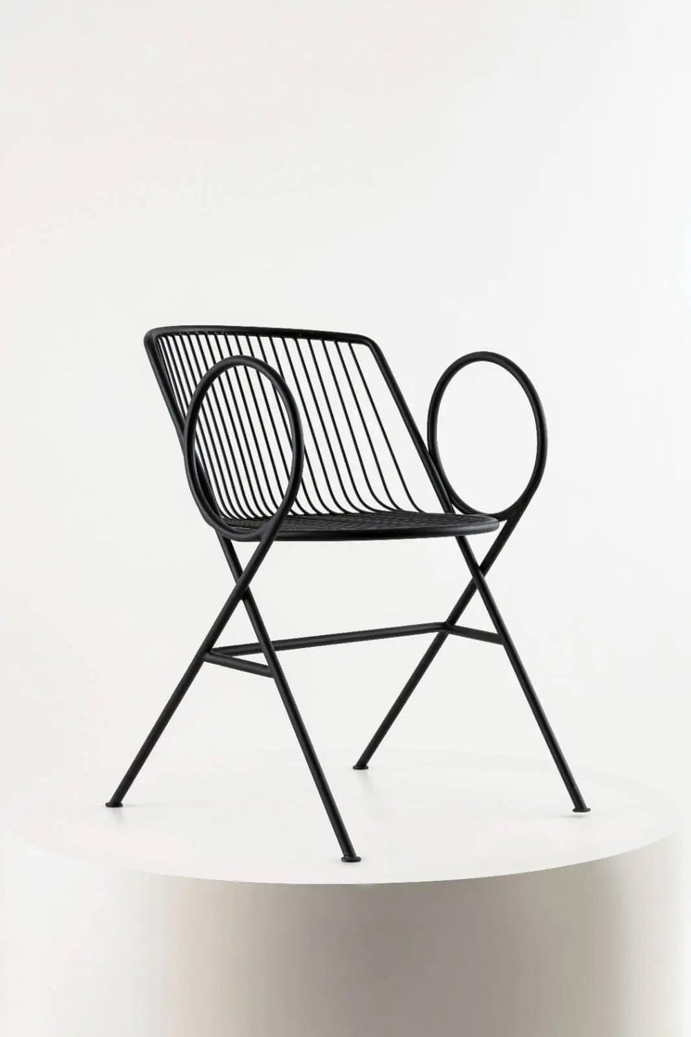 O2 metal chair design